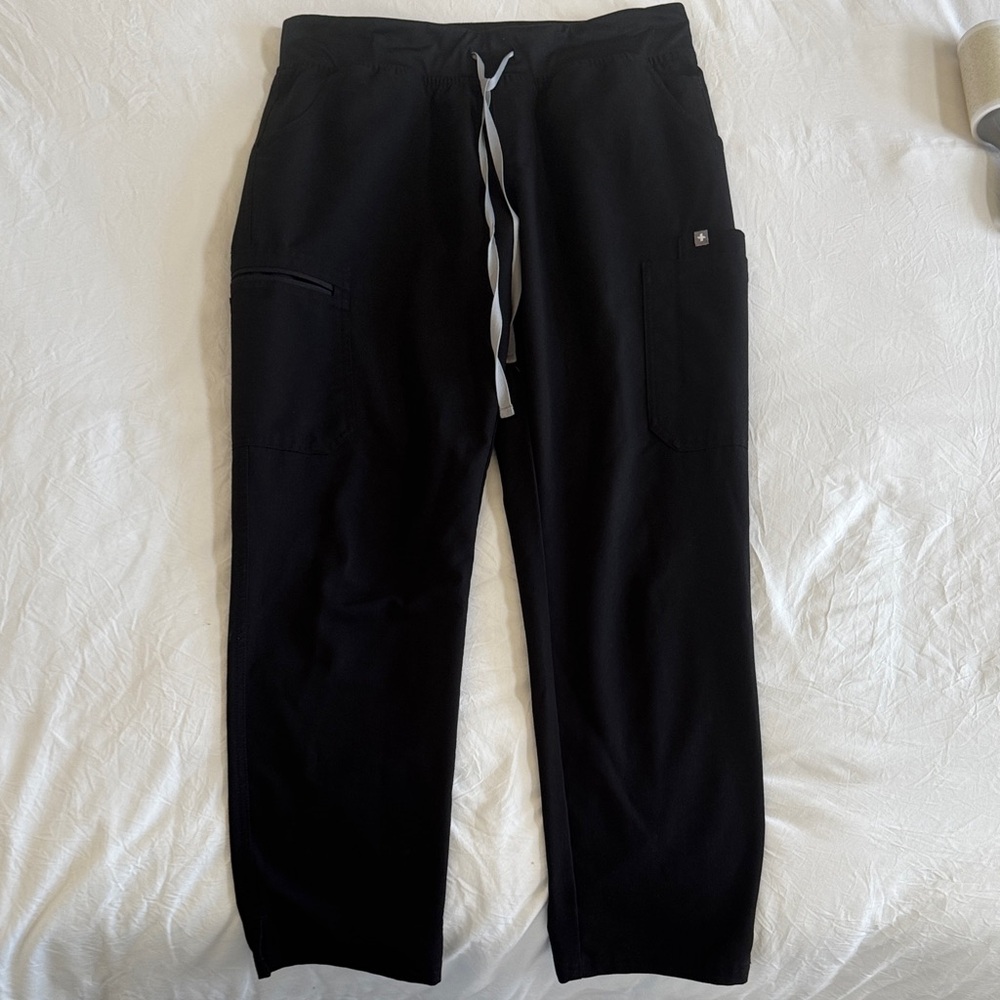 Black Women’s Figs Yola Scrub Pants Medium Petite